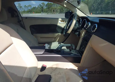 2008 Ford Mustang V6 Deluxe/V6 Premium z USA, uszkodzony, nr VIN 1ZVHT80N185150814